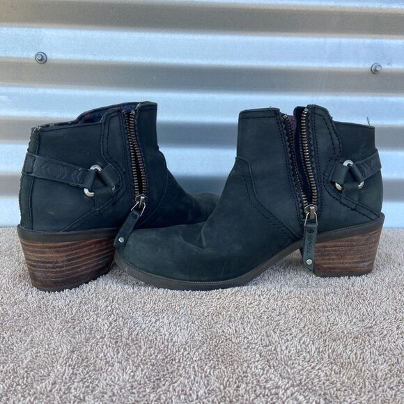 TEVA Women's 7 'Foxy' Leather Ankle Boots with Zipper - Picture 4 of 7